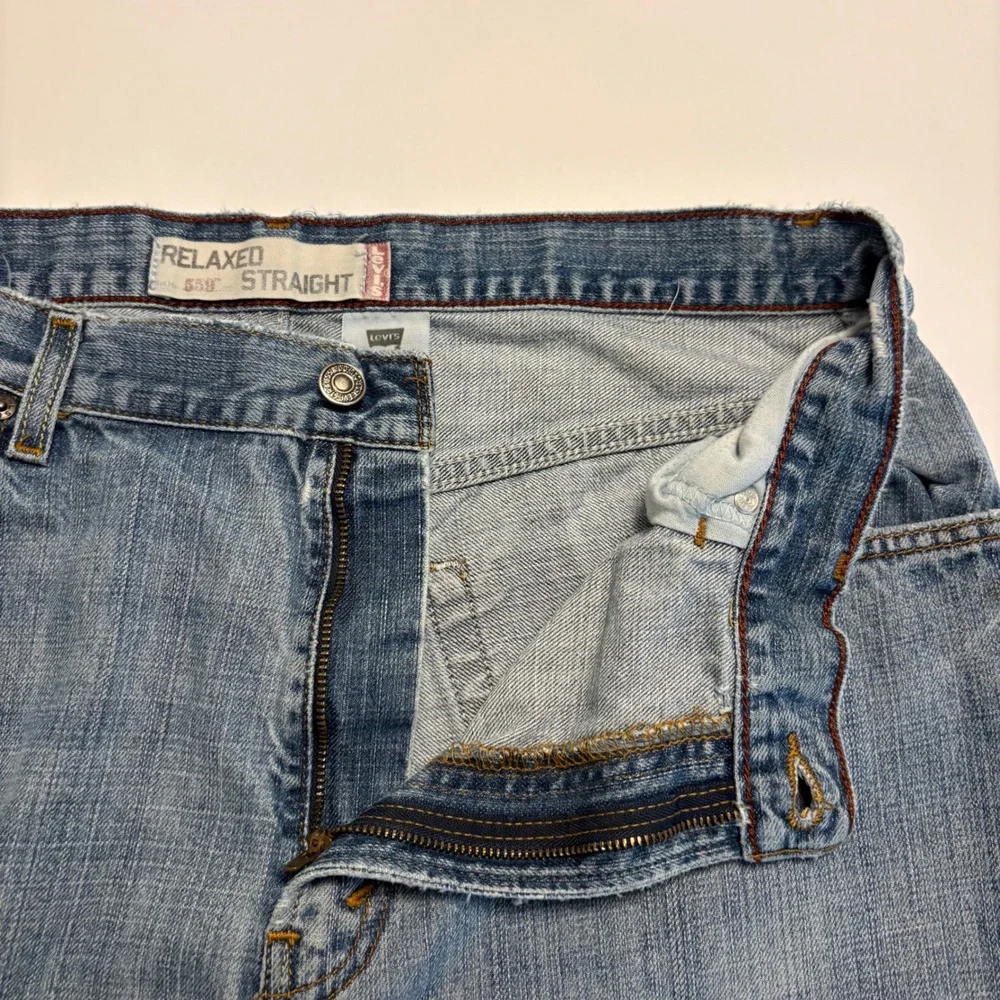 Levi's 559 Relaxed Straight Jeans Mens 36x30 Light Wash Denim Blue 005598190